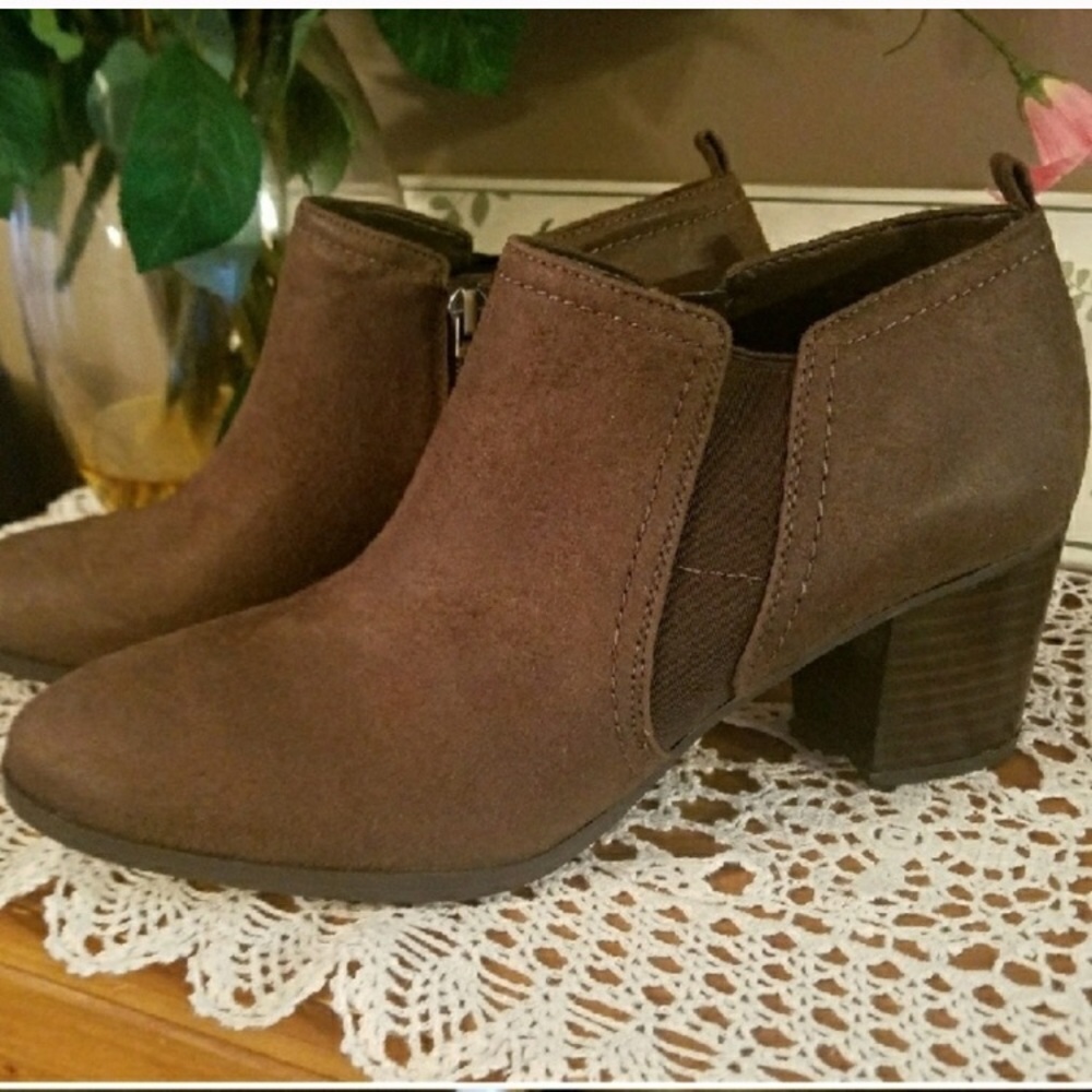 Franco Sarto ankle booties